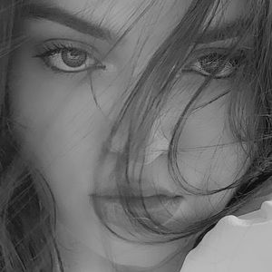 Meet your Posher, Estacia